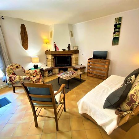 Gite De Groupe 15 A 19P, Parc, Salle De Reception - Chambres D'Hotes En Semaine Villeneuve-de-Berg Dış mekan fotoğraf