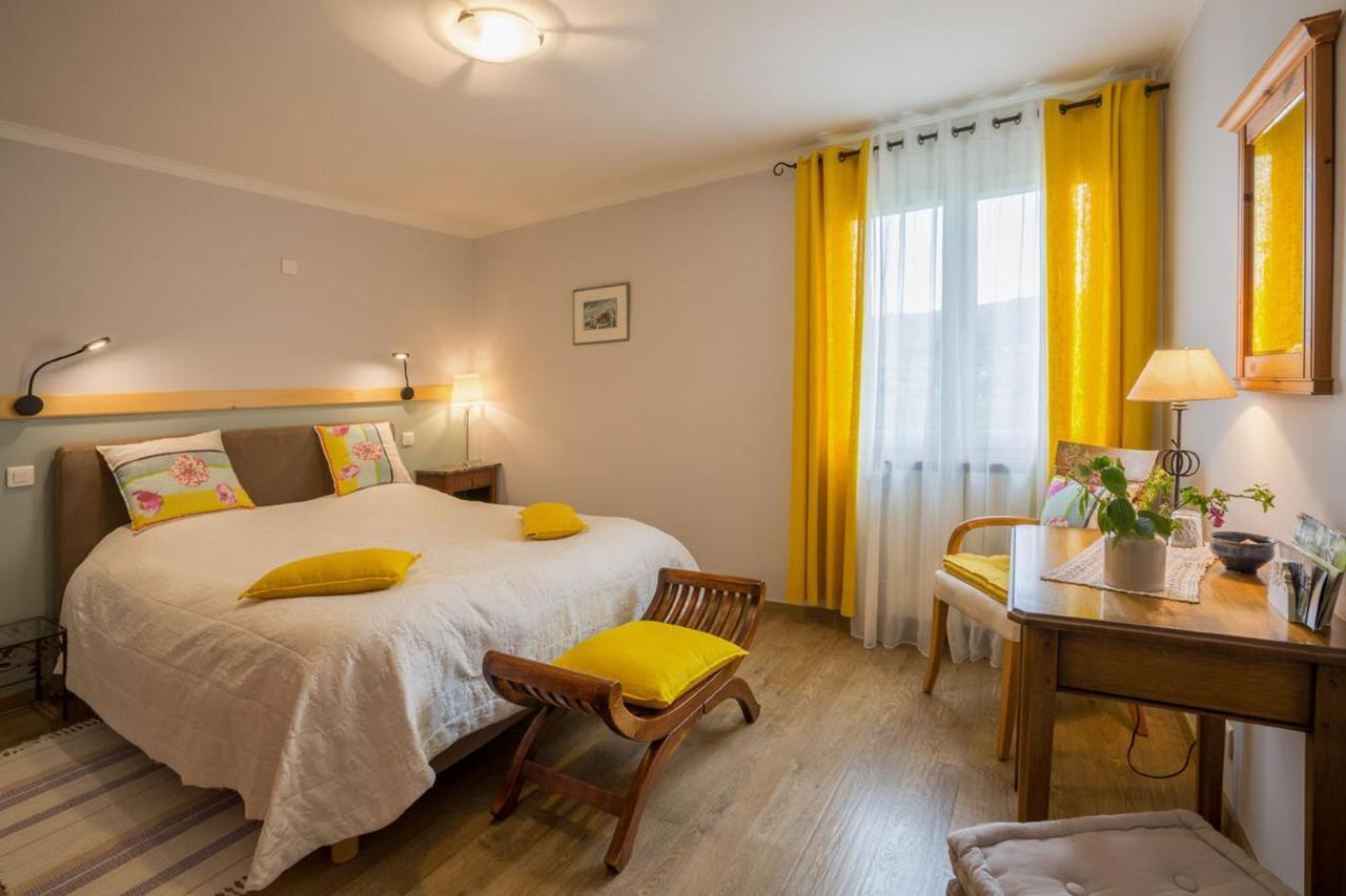 Gite De Groupe 15 A 19P, Parc, Salle De Reception - Chambres D'Hotes En Semaine Villeneuve-de-Berg Dış mekan fotoğraf
