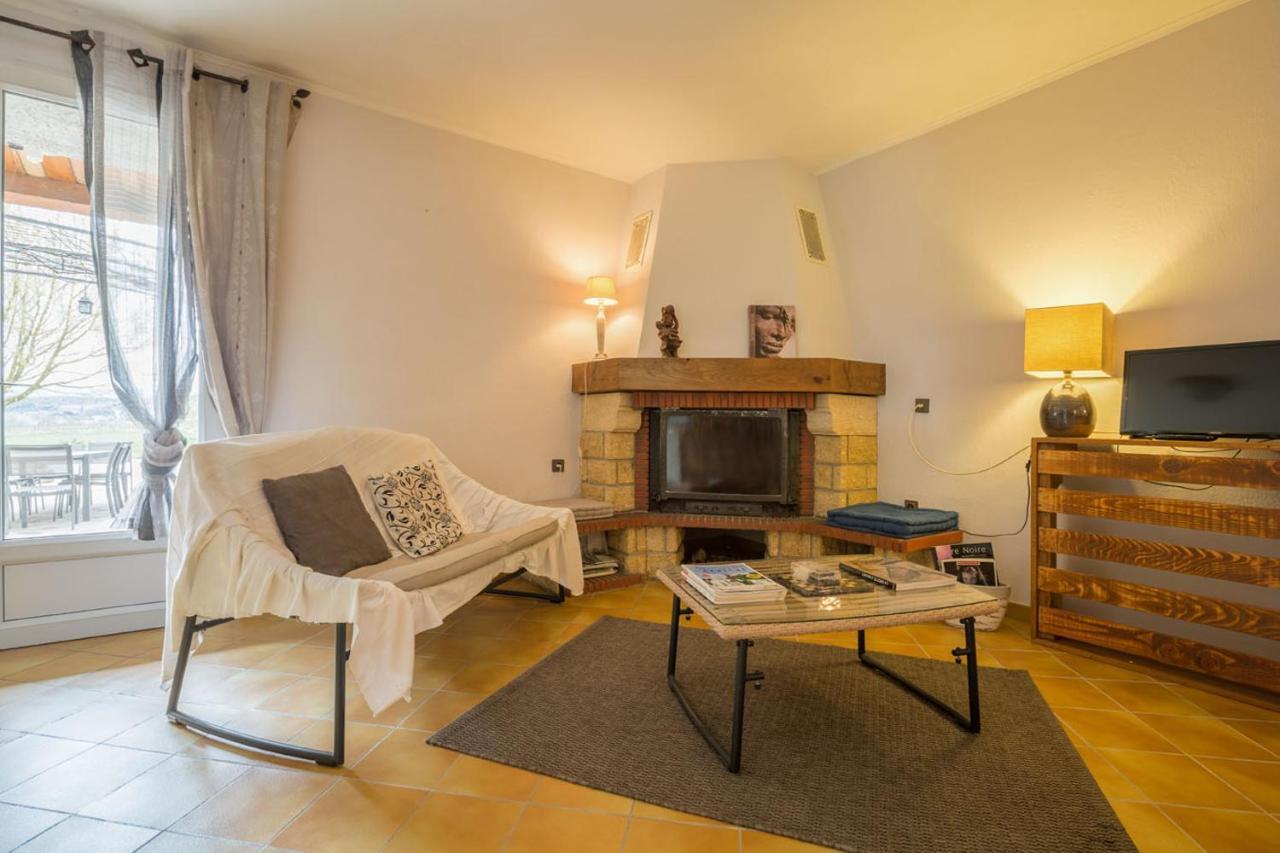Gite De Groupe 15 A 19P, Parc, Salle De Reception - Chambres D'Hotes En Semaine Villeneuve-de-Berg Dış mekan fotoğraf
